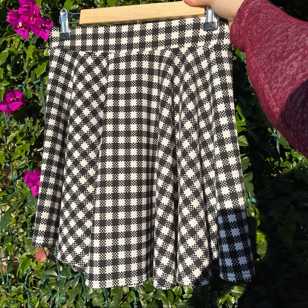 🖤 Black and White Plaid Skirt | Size L 🤍